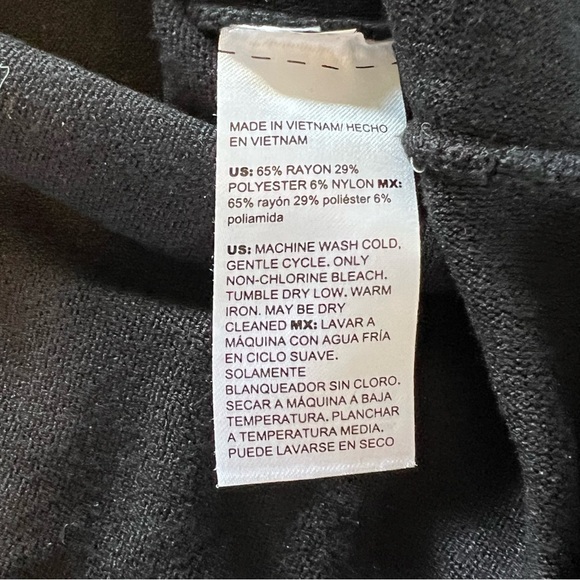 Chico’s Black Ribbed Sweater Cashmere Blend Size 8 - Picture 6 of 8